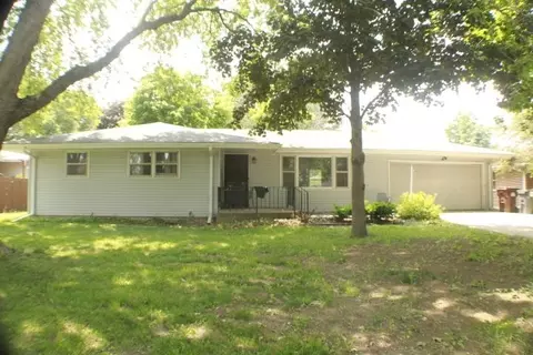 515 S Goodling St, Winnebago, IL 61088