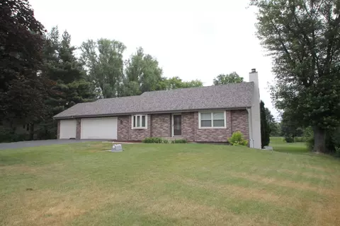 8115 Highview Dr, Winnebago, IL 61088 photo 2