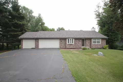 8115 Highview Dr, Winnebago, IL 61088 photo 3