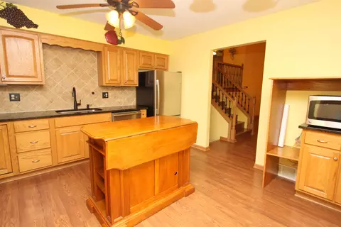 8115 Highview Dr, Winnebago, IL 61088 photo 5