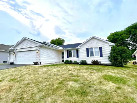 13269 Foxglove Ln, Winnebago, IL 61088