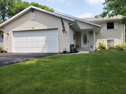 516 NE Bounty Dr, Poplar Grove, IL 61065