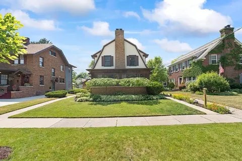 2022 Oxford St, Rockford, IL 61103