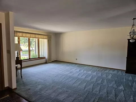 6957 Michelle Dr, Roscoe, IL 61073 photo 8