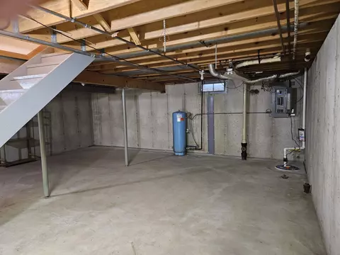 6957 Michelle Dr, Roscoe, IL 61073 photo 18