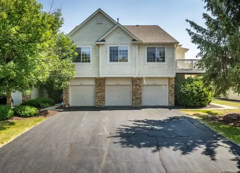 6525 Commonwealth Dr, Loves Park, IL 61111