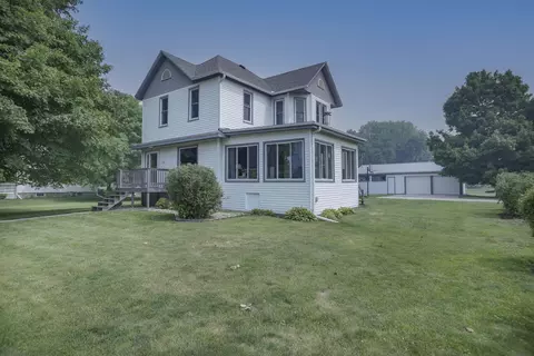 214 E Provost St, Lena, IL 61048