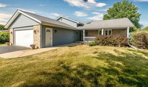3880 Cutty Sark Rd, Cherry Valley, IL 61016