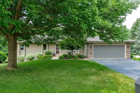 5848 Sweet Grass Dr, Roscoe, IL 61073