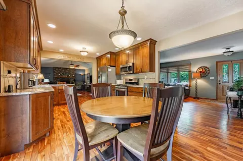 5848 Sweet Grass Dr, Roscoe, IL 61073 photo 8