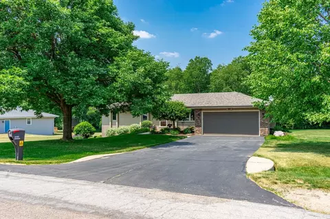 5848 Sweet Grass Dr, Roscoe, IL 61073 photo 3