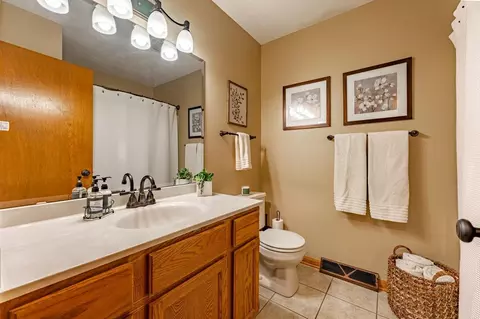 5848 Sweet Grass Dr, Roscoe, IL 61073 photo 18