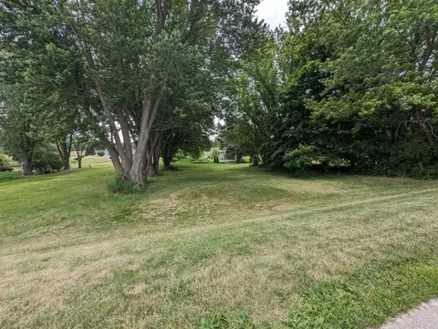 1745 Lake Summerset Rd, Lake Summerset, IL 61019