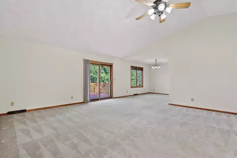 4709 Lindbloom Ln, Cherry Valley, IL 61016 photo 11