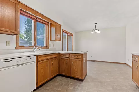 4709 Lindbloom Ln, Cherry Valley, IL 61016 photo 9
