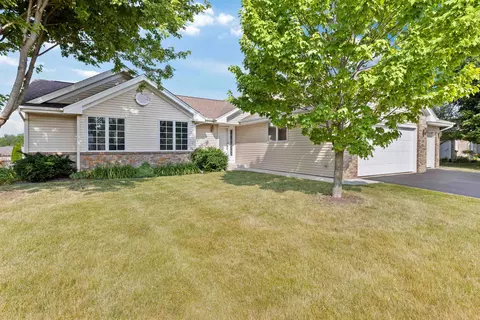4709 Lindbloom Ln, Cherry Valley, IL 61016 photo 2