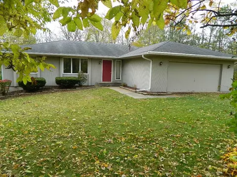 5740 Sweet Grass Dr, Roscoe, IL 61073