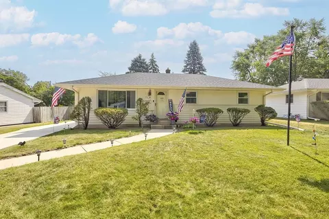 2402 Evanston Dr, Rockford, IL 61108