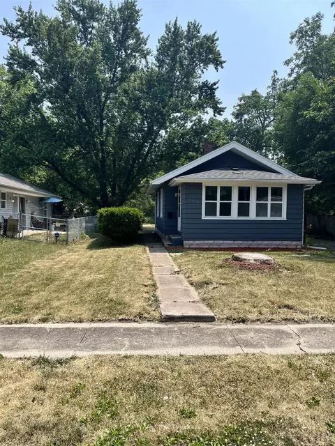 5313 Garden Plain Ave, Loves Park, IL 61111