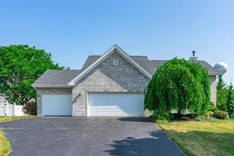 218 Starfire, Poplar Grove, IL 61065