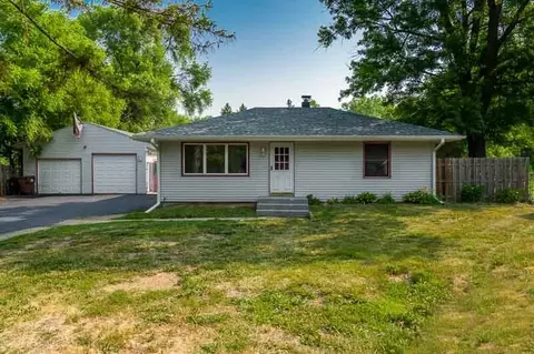 410 Belting Ct, Machesney Park, IL 61115