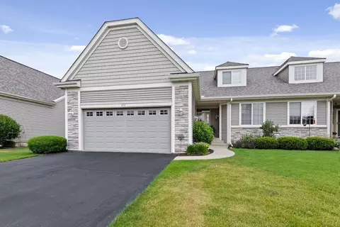 3233 Brook Harbour Dr, Rockford, IL 61114