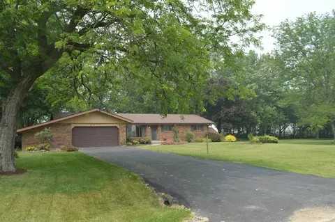 2913 Betty Ln, Winnebago, IL 61088