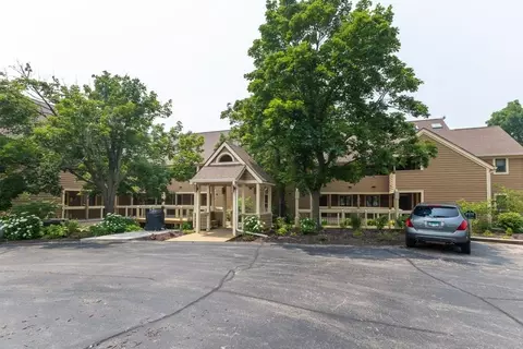 B2 Long Bay Point Dr, Galena, IL 61036