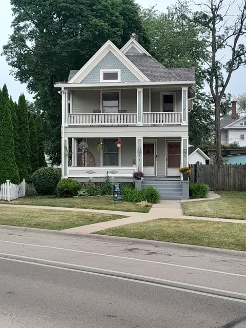 1033-1035 Harlem Blvd, Rockford, IL 61103