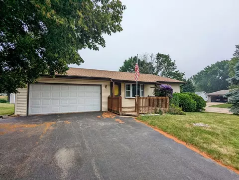 412 E 14th St, Pecatonica, IL 61063