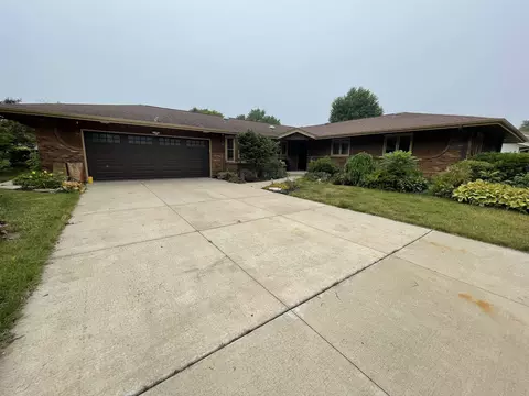 5223 Arbutus Rd, Rockford, IL 61107