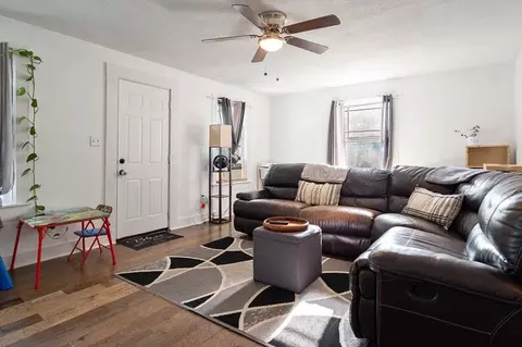 306 W 5th St, Pecatonica, IL 61063 photo 7