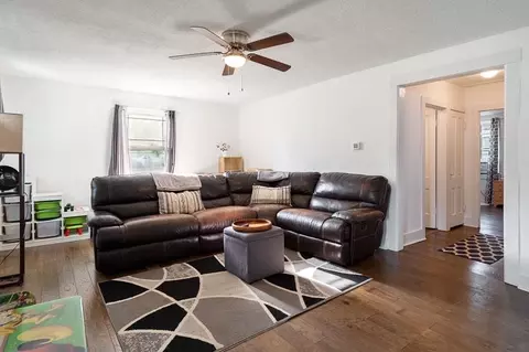 306 W 5th St, Pecatonica, IL 61063 photo 6