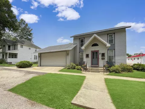 401 S College St, Mount Carroll, IL 61053