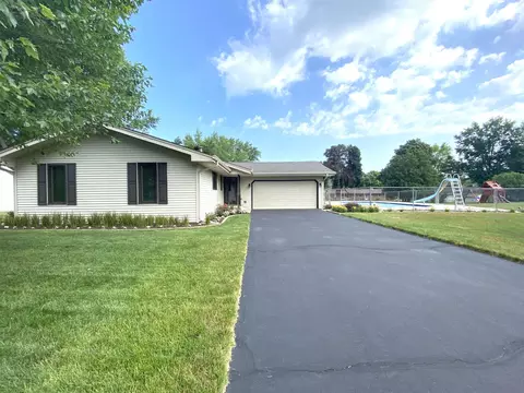 15828 E Timberlane Dr, Davis Junction, IL 61020 photo 2