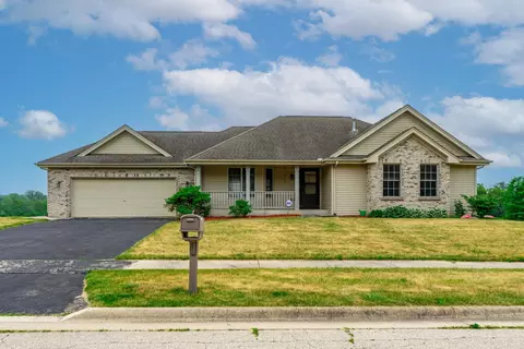 3689 Olden Oak Dr, Rockford, IL 61109