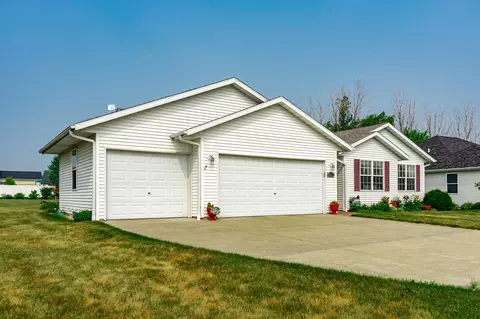 1406 Sentry Dr, Durand, IL 61024 photo 2