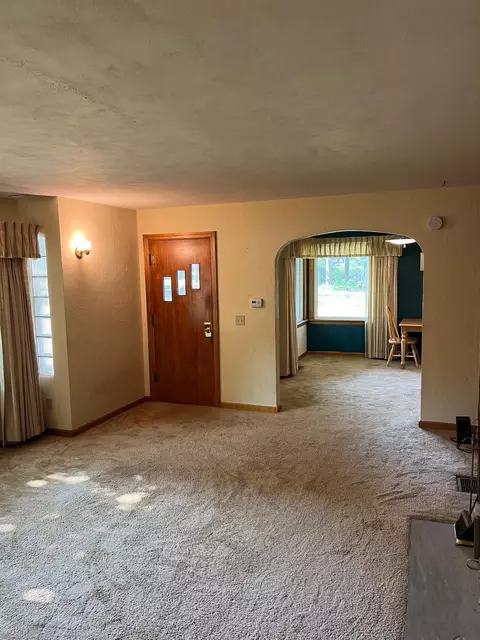602 Maple St, Lena, IL 61048 photo 2