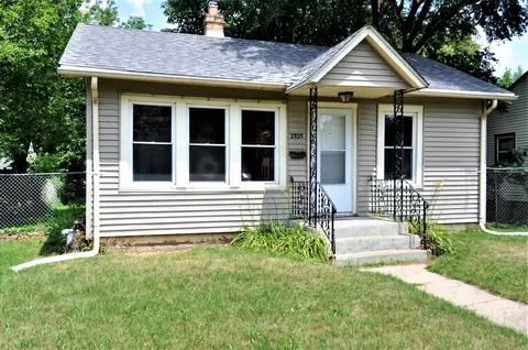 2925 Custer Ave, Rockford, IL 61101