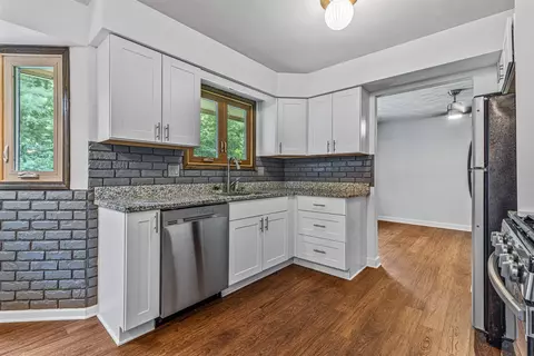 10444 Ray Dr, Roscoe, IL 61073 photo 9