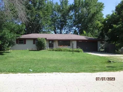 5858 Darlene Dr, Rockford, IL 61109