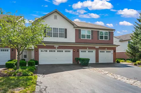 24138 Walnut Cir, Plainfield, IL 60585