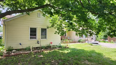 2119 Sandy Hollow Rd, Rockford, IL 61109