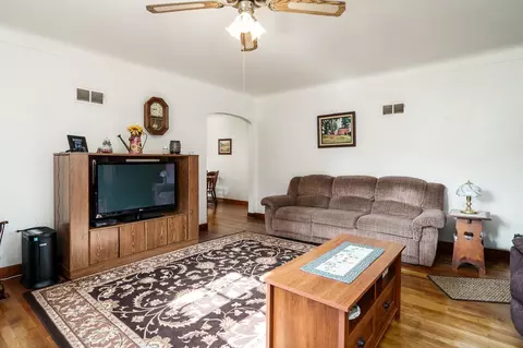460 W 6th St, Pecatonica, IL 61063 photo 8