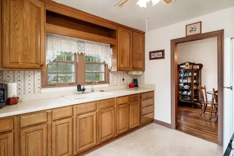 460 W 6th St, Pecatonica, IL 61063 photo 15
