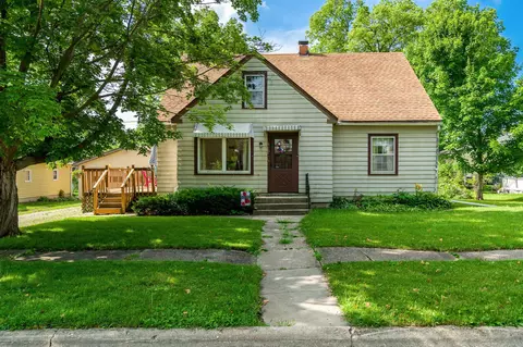 460 W 6th St, Pecatonica, IL 61063