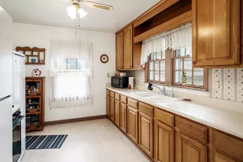 460 W 6th St, Pecatonica, IL 61063 photo 12