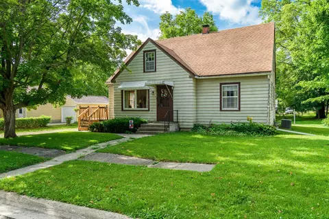460 W 6th St, Pecatonica, IL 61063 photo 2