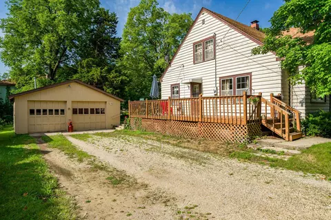 460 W 6th St, Pecatonica, IL 61063 photo 3