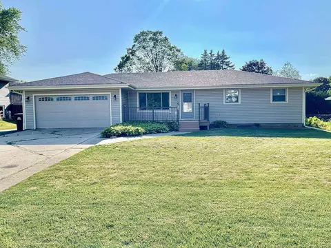 205 Westfield Rd, Winnebago, IL 61088